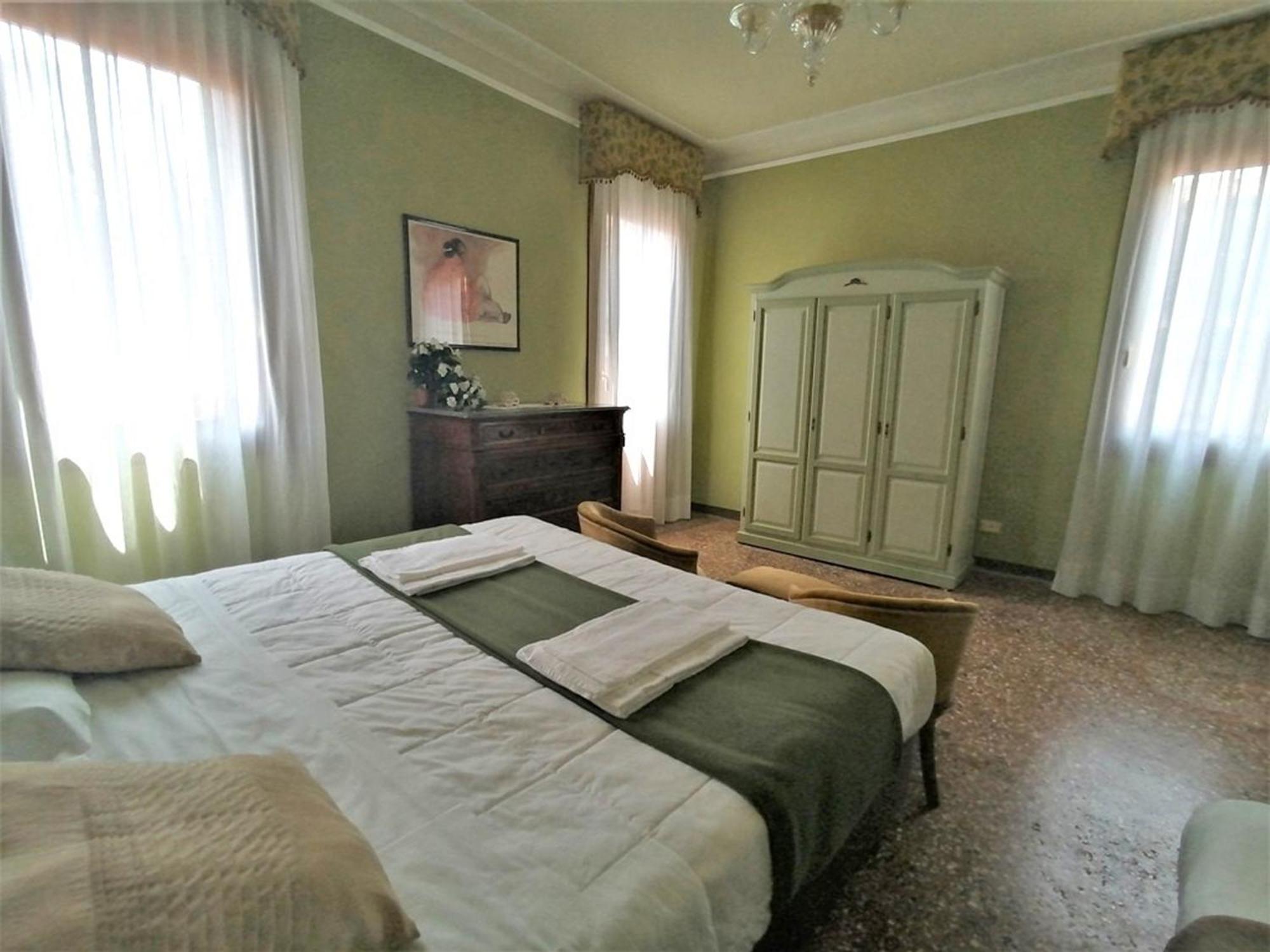 Apartment Biennale 252 *